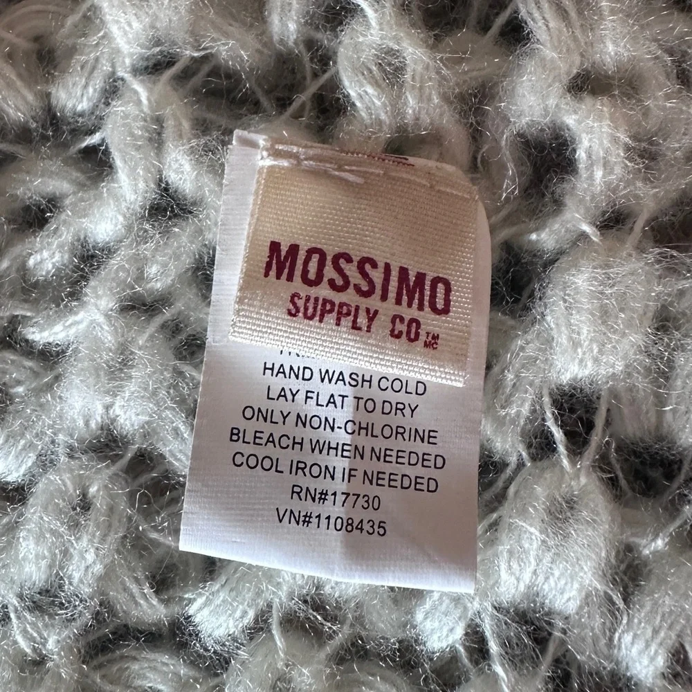 Mossimo Stretchy Shawl | One Size Cozy Wrap w/ Faux Fur Trim